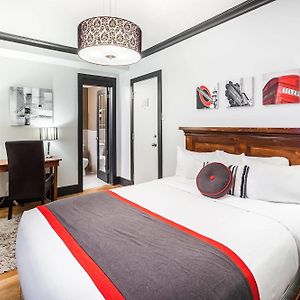 Standard Queen Room